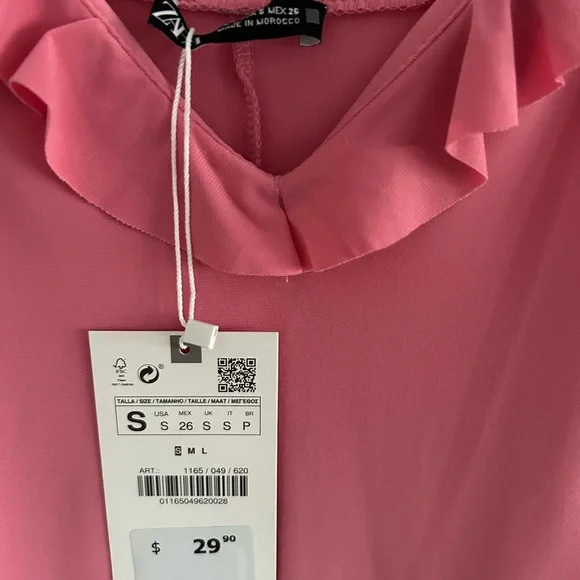 Robe - Picture 4 of 4